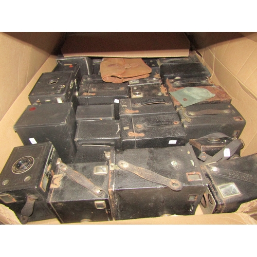 1195 - A large quantity of Kodak Brownie box cameras