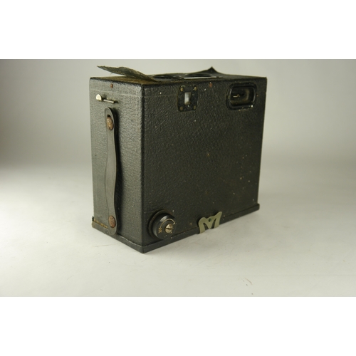 6027 - A Thornton Pickard Stereo Puck British Made 120 roll film camera