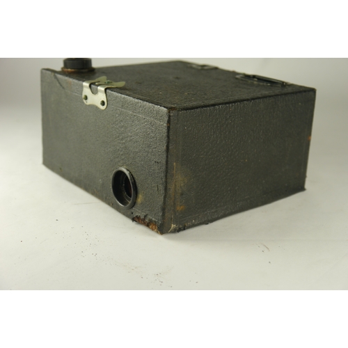 6027 - A Thornton Pickard Stereo Puck British Made 120 roll film camera