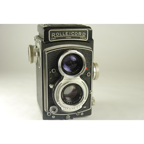 6064 - A Rolleicord VA model 2 6x6 120 medium format TLR camera w/ Xenar 75mm f3.5 lens