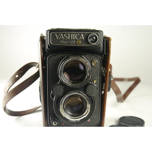 6065 - A Yahsica Mat-124G medium format camera