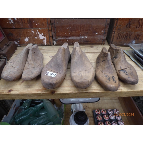 2063 - Three pairs of wooden shoes lasts