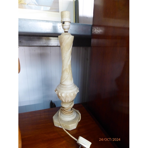 2138 - Two marble lamps