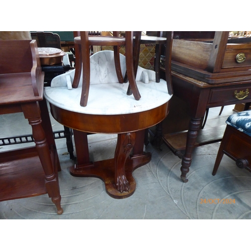 2153 - A Victorian mahogany marble topped wash stand