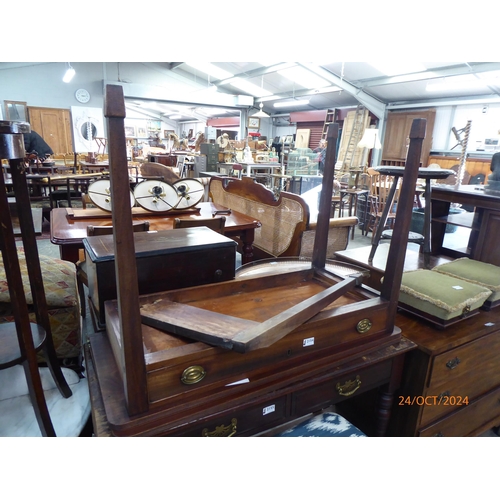 2154 - A Georgian mahogany tea table, back leg a/f