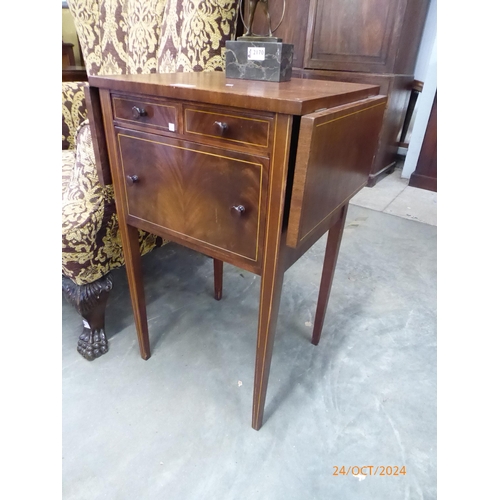 2169 - A mahogany drop leaf work table