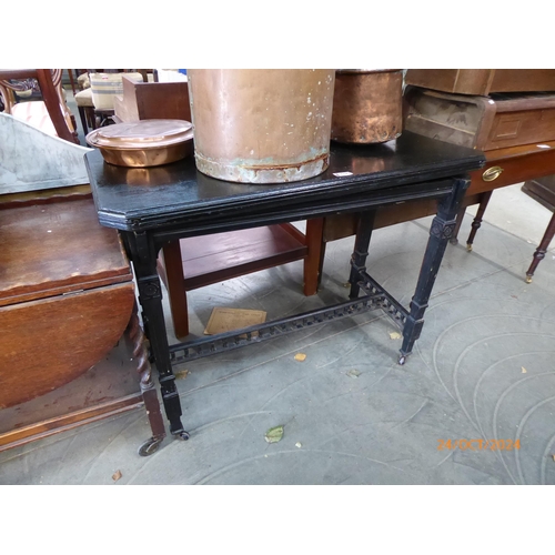 2195 - An aesthetic ebonized card table