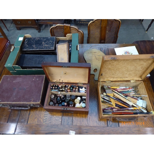 2217 - A quantity of Vintage artists paints, brushes, boxes, etc