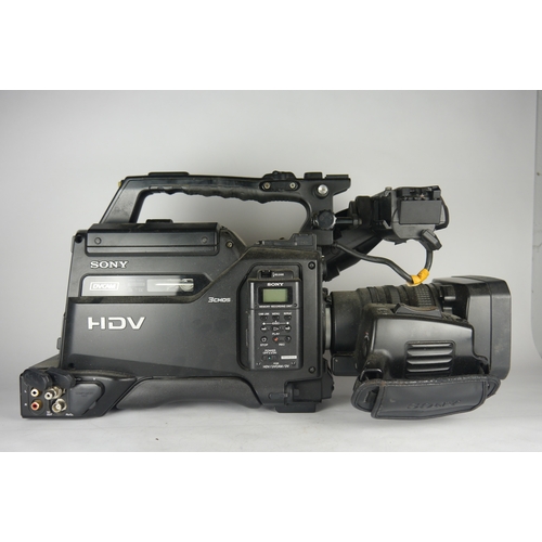 6023 - A Sony HVR-S270E HDV Camcorder w/ Carl Zeiss Vario-Sonnar T* 1,6/4,4-52,8 lens
Un-tested