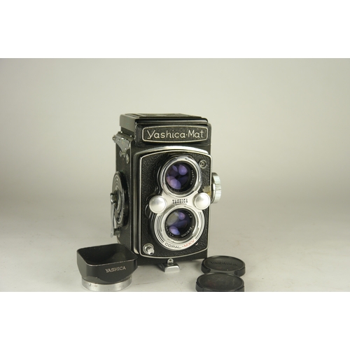 6051 - A cased Yashica-Mat TLR Medium Format Film Camera SR MT4060027 w/80mm lens & accessories