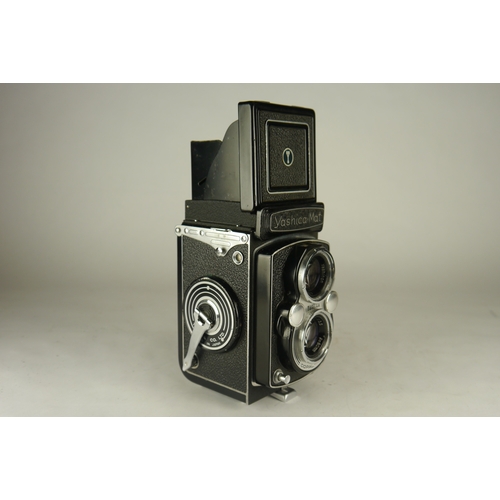 6051 - A cased Yashica-Mat TLR Medium Format Film Camera SR MT4060027 w/80mm lens & accessories