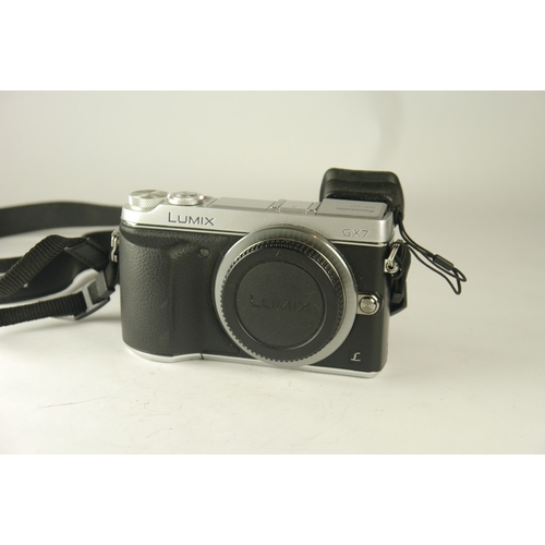 6075 - A Panasonic Lumix DMC-GX7 digital camera, body only