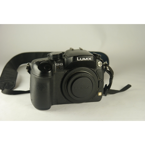 6076 - A Panasonic Lumix DMC-GH3 16.0MP digital camera