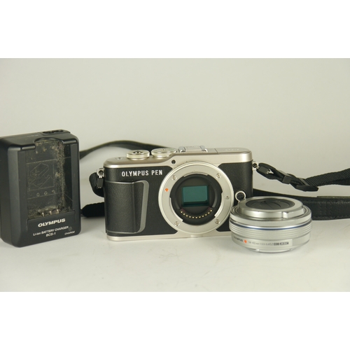 6014 - A Olympus Pen E-PL9 Digital camera w/ Olympus M.Zuiko Digital 14-42mm f3.5-5.6 EZ ED MSC Zoom Lens &... 