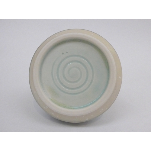 7153 - GEOFFREY SWINDELL (b.1945) A studio pottery diffuser with impressed potters seal to base. 9cm high