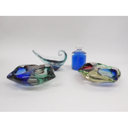 7256 - Two Murano style multicoloured art glass bowls, a Mdina set glass dish with original label and a blu... 