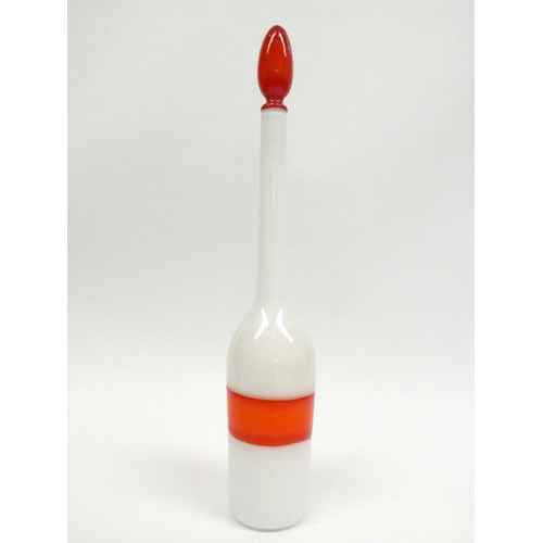 7319 - A Fulvio Bianconi rare Italian art glass bottle and stopper in white and red 'FASCE' design, for Ven... 