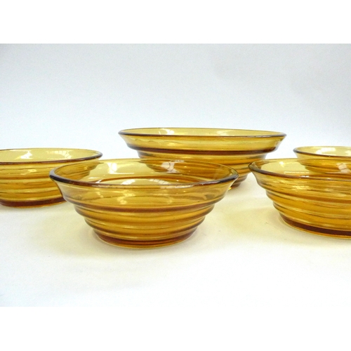 7305 - A set of five Bolgeblick glass dessert bowls designed by Aino Aalto in 1932 made By Kaihula glasswor... 