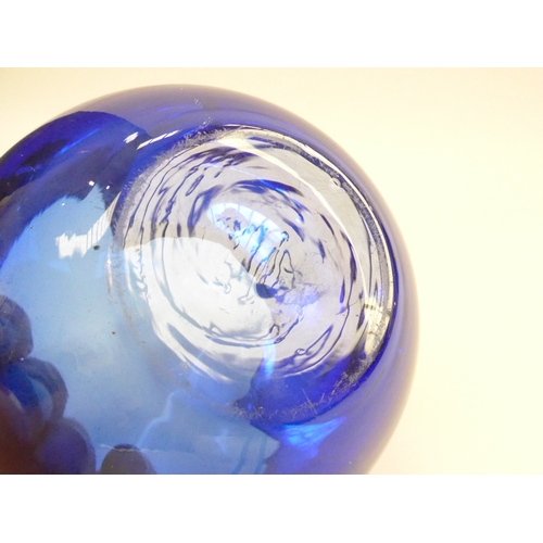 7300 - A Murano clear and blue glass heavy bowl/ashtray, 9.5cm high x 14.5cm diameter (internal chip)