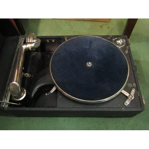 4076 - A Columbia 201 gramophone and a case of 78 rpm records