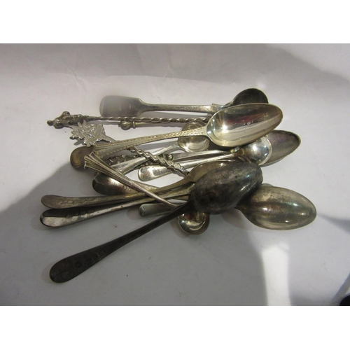 4422 - A bag of miscellaneous silver and plated teaspoons, mustard and salt spoons, various assay houses