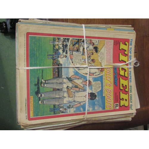 4032 - A selection of late 20th Century comics including 