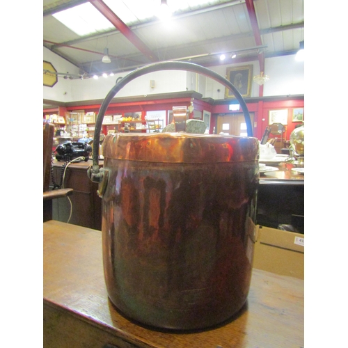 4170 - A large copper cooking pot with lid, 30cm diameter and 31cm tall without handle