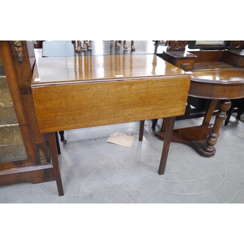 2166 - A 19th Century mahogany drop leaf table, single end drawer, raised on square tapering legs