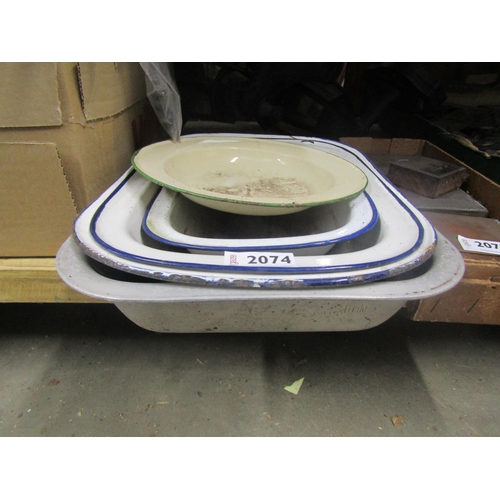 2074 - Five enamel dishes