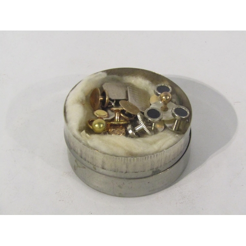 4413 - A quantity of gentleman's cufflinks and shirt studs, silver and 9ct gold examples