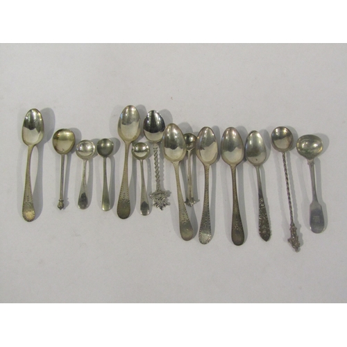 4422 - A bag of miscellaneous silver and plated teaspoons, mustard and salt spoons, various assay houses