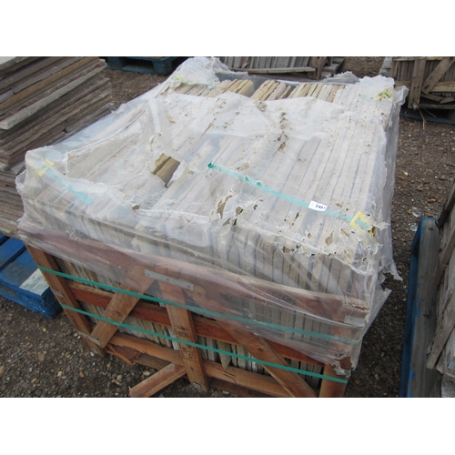 3461 - A pallet of sandstone slabs