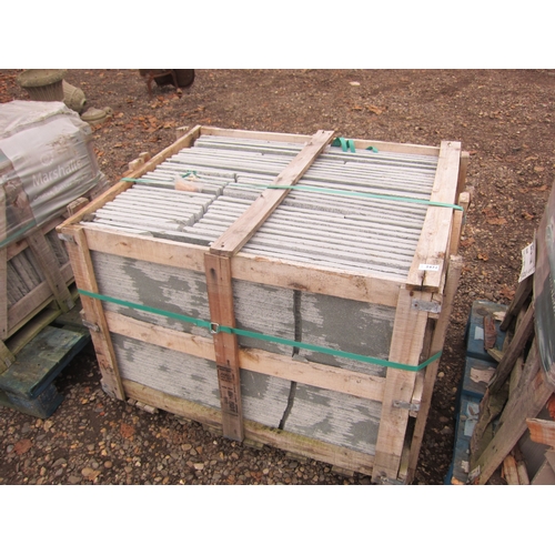 3471 - A pallet of grey stone slabs