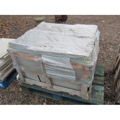 3472 - A pallet of sandstone slabs