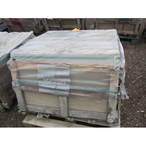 3479 - A pallet of sandstone slabs