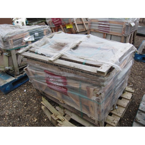 3484 - A pallet of sandstone slabs