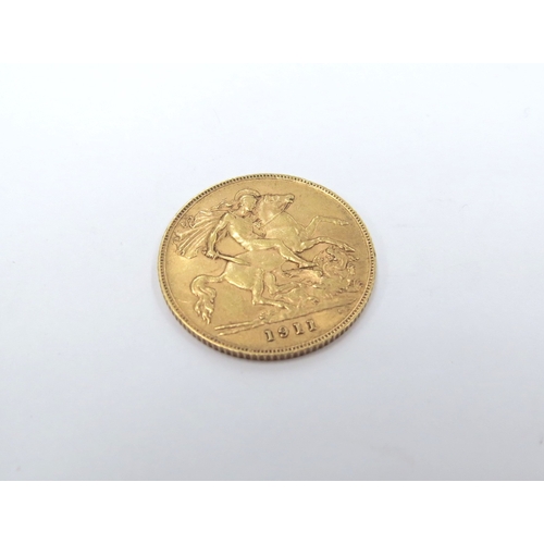 9403 - A 1911 gold half sovereign