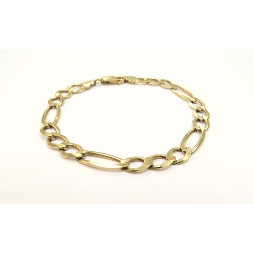 9349 - A 9ct gold flat link bracelet, 19cm long, 8.5g