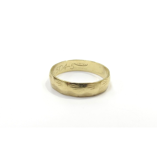 9388 - An 18ct gold band. Size K, 2.2g