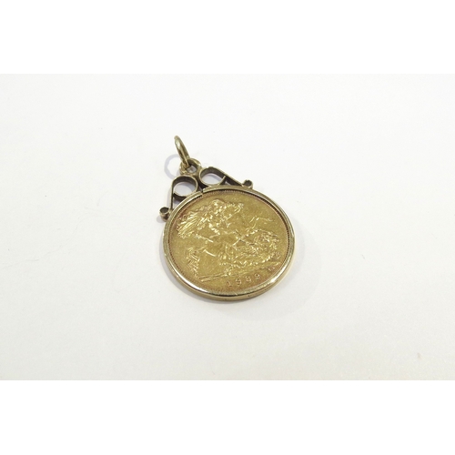 9411 - A 1982 gold half sovereign in 9ct gold loose pendant mount, 4.9g