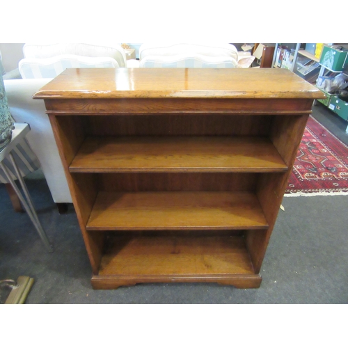 1116 - An Ellis Cabinet Makers, Ipswich, country oak bookcase with three tiers of shelving, 102cm tall x 86... 