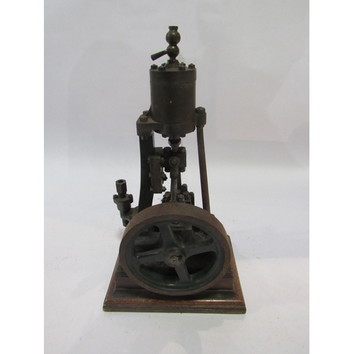 8208 - An early 20th Century vertical stationary steam engine with 5