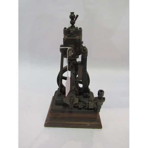 8208 - An early 20th Century vertical stationary steam engine with 5