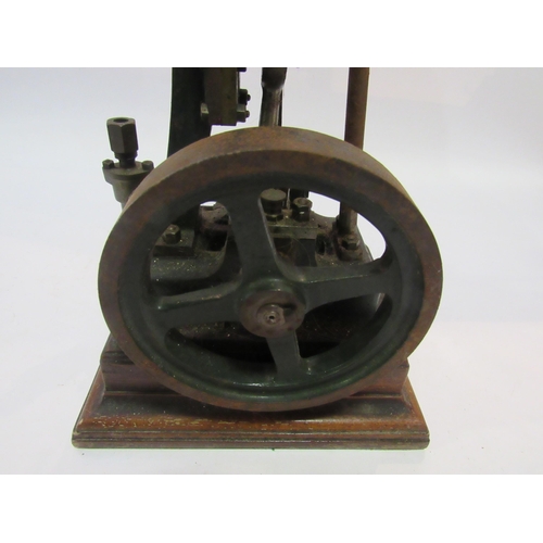 8208 - An early 20th Century vertical stationary steam engine with 5