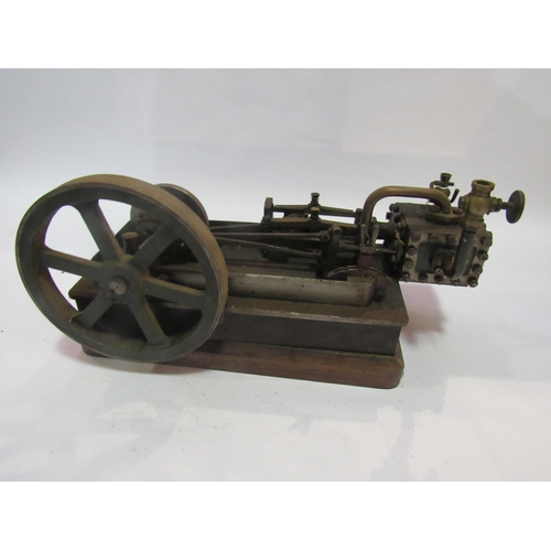 8211 - A single cylinder horizontal steam engine with six spoke 6