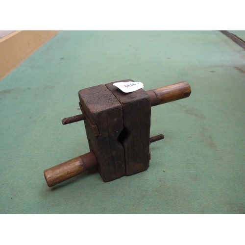 8418 - A two handled adjustable wheelwrights rounder plane