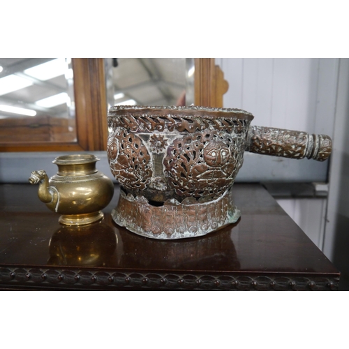 2122 - An Eastern copper cooking pot and brass vessel