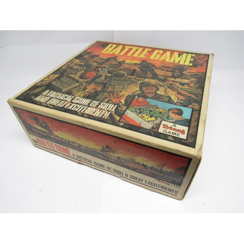 9129 - A boxed 1960s Triang 'The Battle Game'