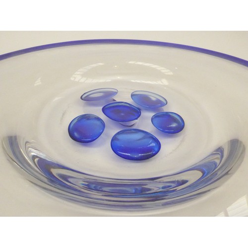 4272 - A Langham Glass 'Cosmos' plate in clear with blue controlled bubbles and rim. 35cm diameter (scratch... 