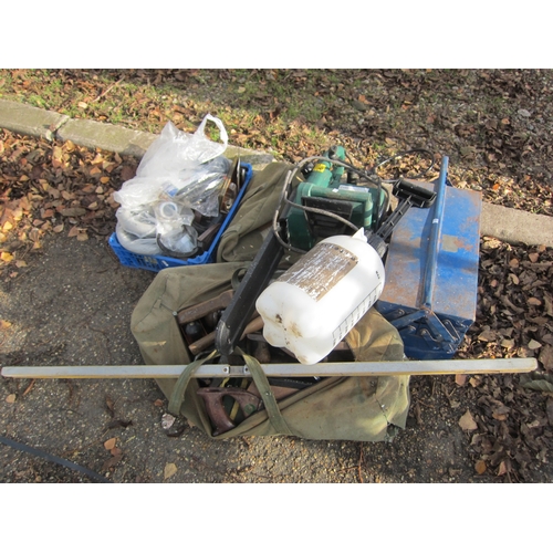 3572 - Two bags of tools, tool box, hedge trimmer, etc. DTI Failure:please see information pages